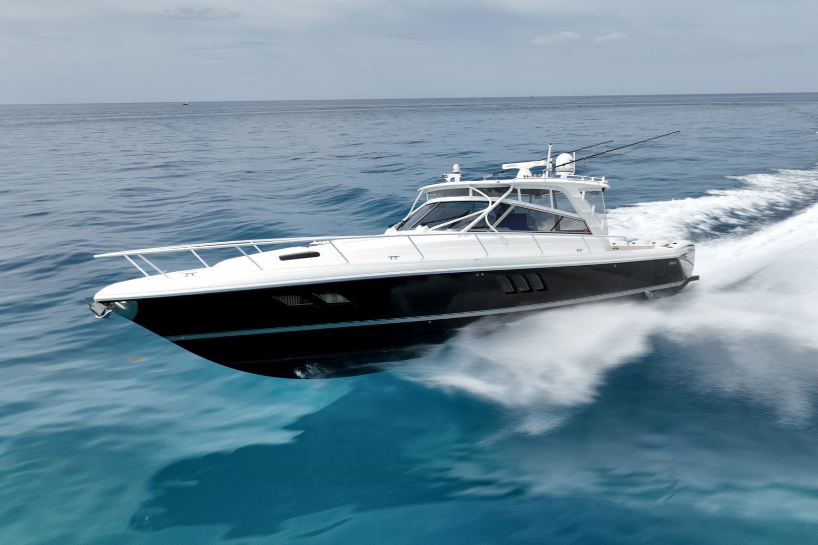 2019 Intrepid 475 Sport Yacht - Photo 1