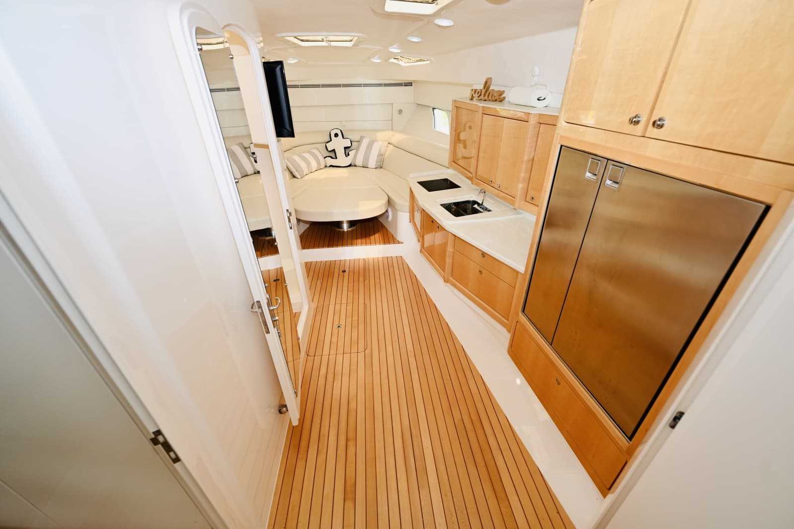 2019 Intrepid 475 Sport Yacht - Photo 15