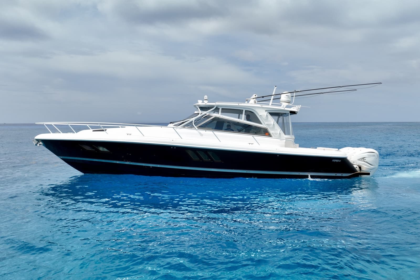 2019 Intrepid 475 Sport Yacht - Photo 4