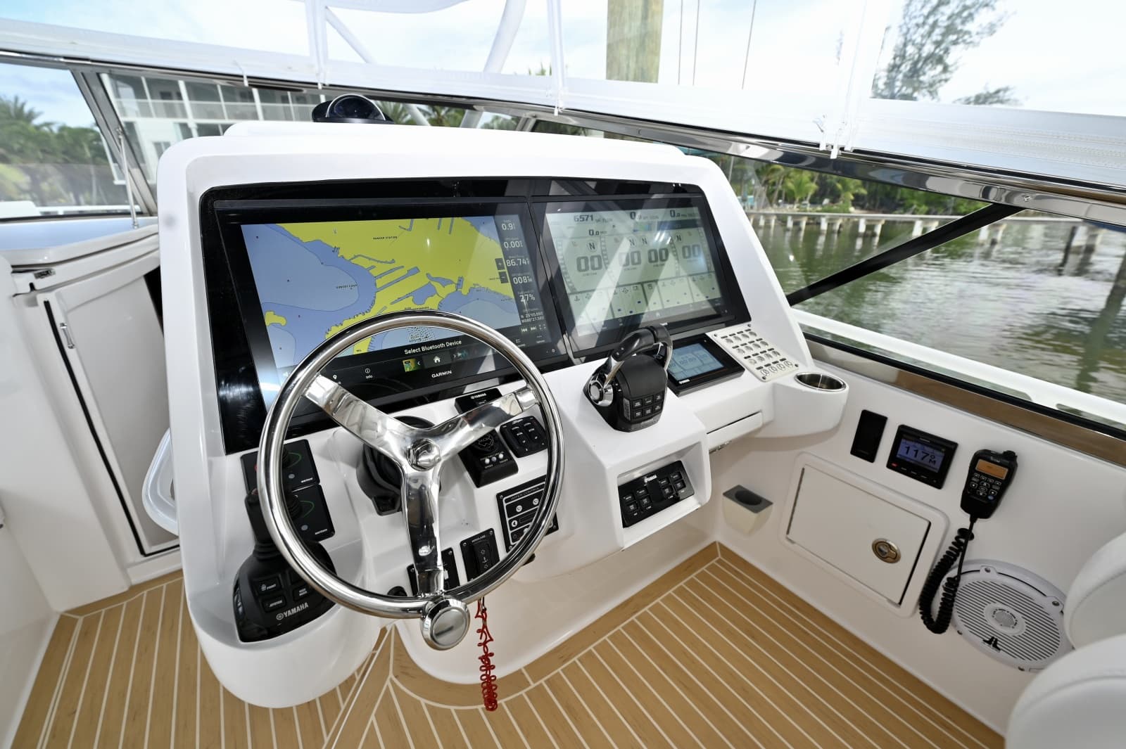 2019 Intrepid 475 Sport Yacht - Photo 11