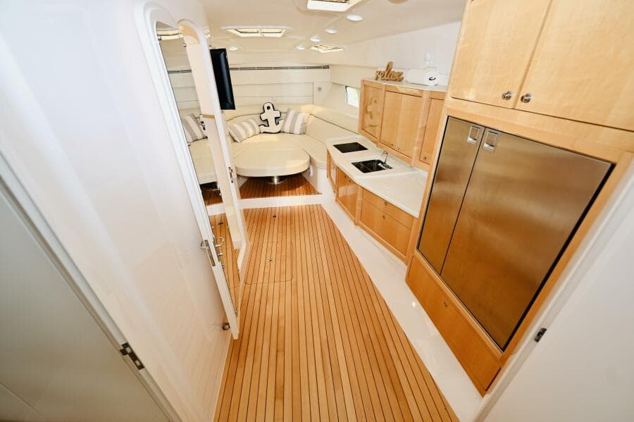 Cabin Galley and Dinette