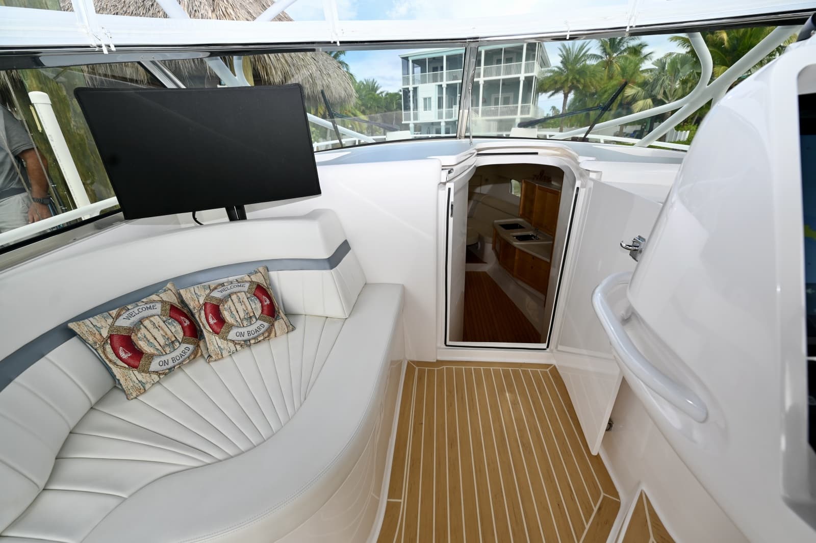 2019 Intrepid 475 Sport Yacht - Photo 14