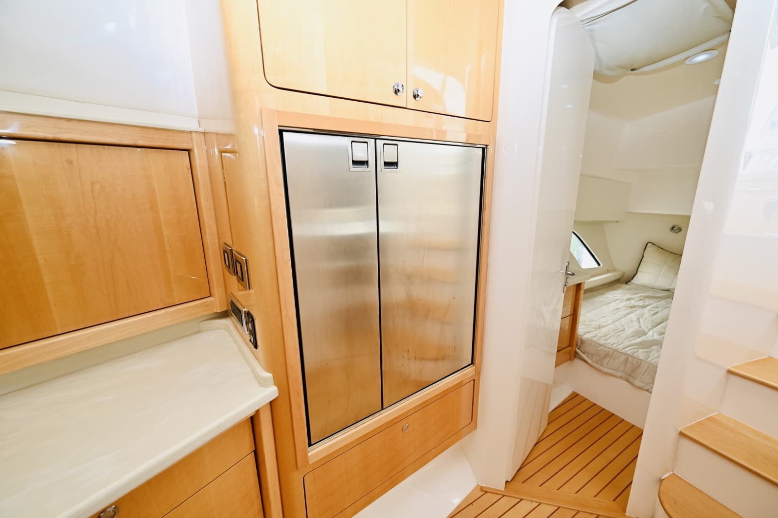 2019 Intrepid 475 Sport Yacht - Photo 17