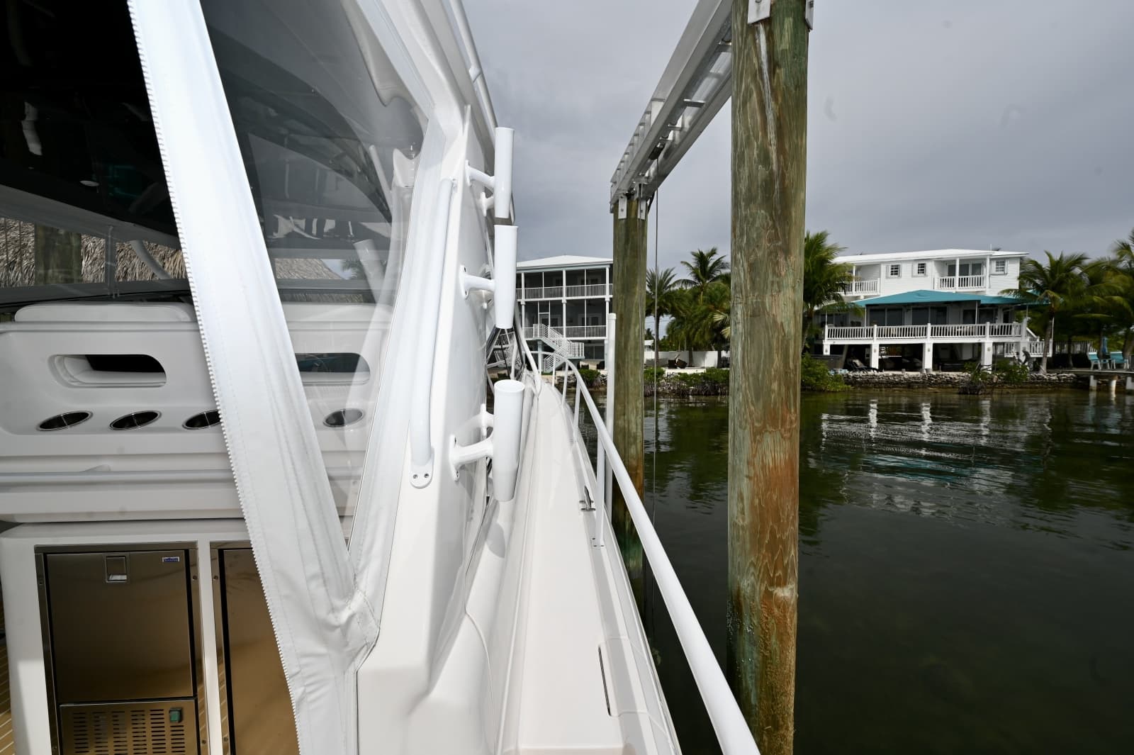 2019 Intrepid 475 Sport Yacht - Photo 28