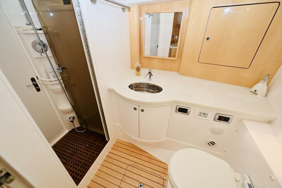 Head Vanity and Sink