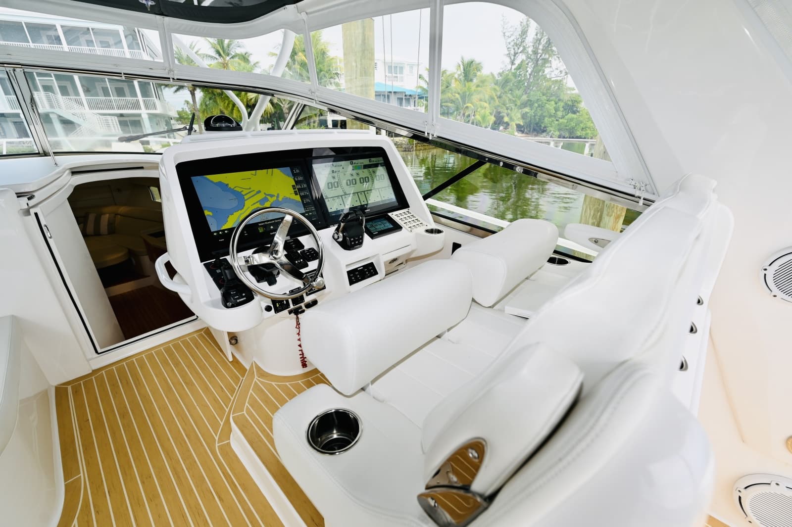 2019 Intrepid 475 Sport Yacht - Photo 10