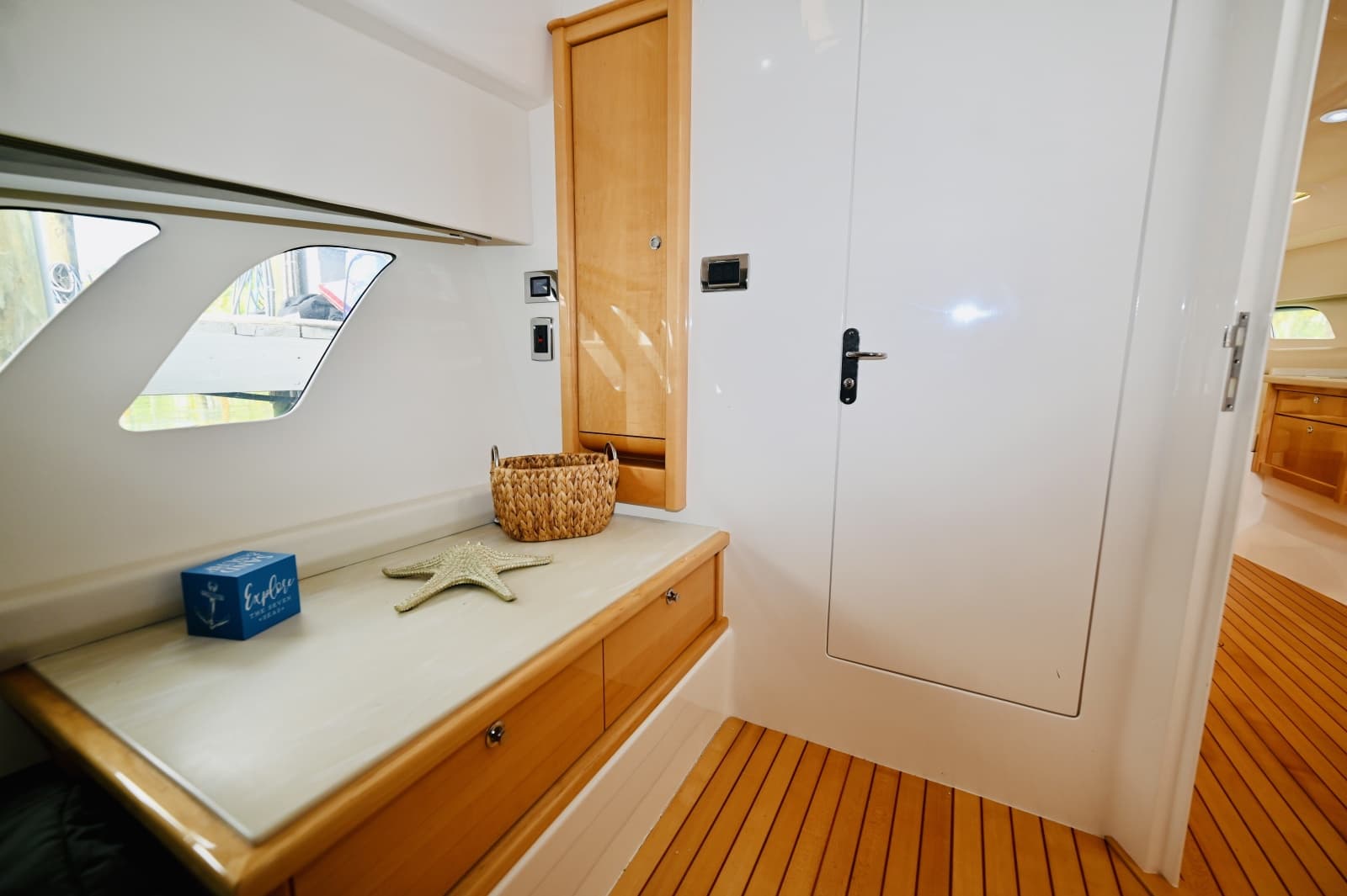 2019 Intrepid 475 Sport Yacht - Photo 25