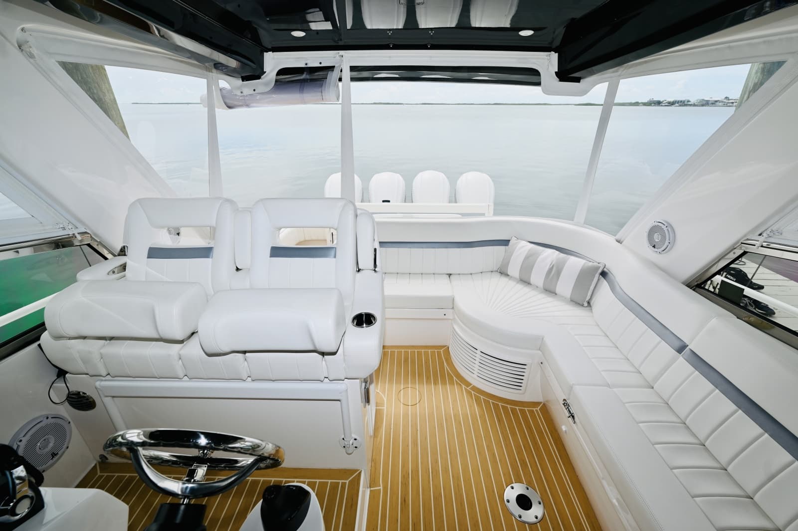 2019 Intrepid 475 Sport Yacht - Photo 9