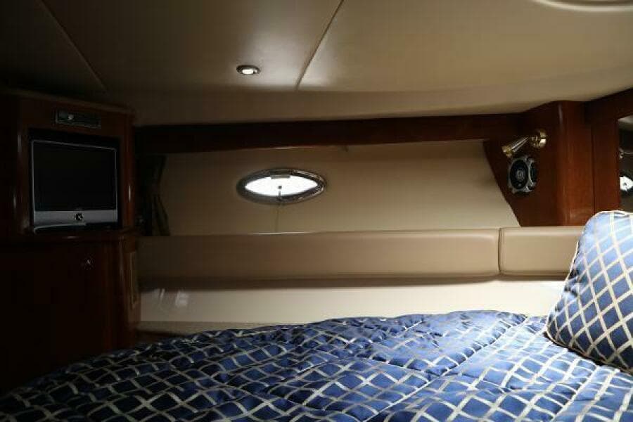 43 Meridian Sedan 411 - 