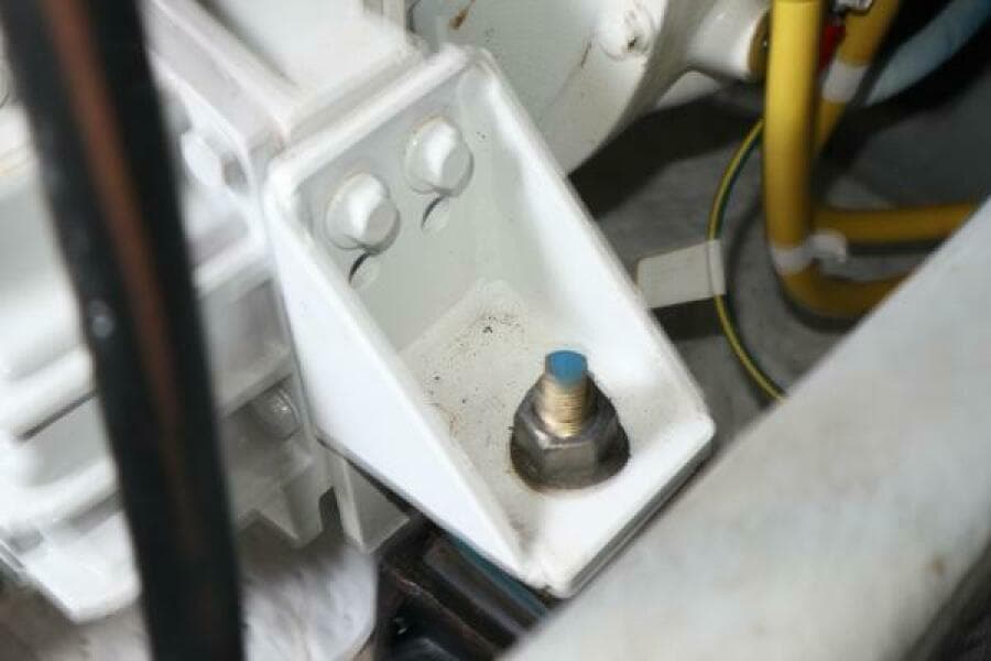 43 Meridian Sedan 411 - 