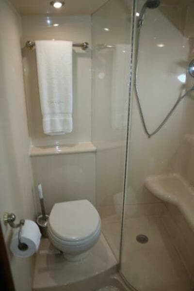 43 Meridian Sedan 411 - 