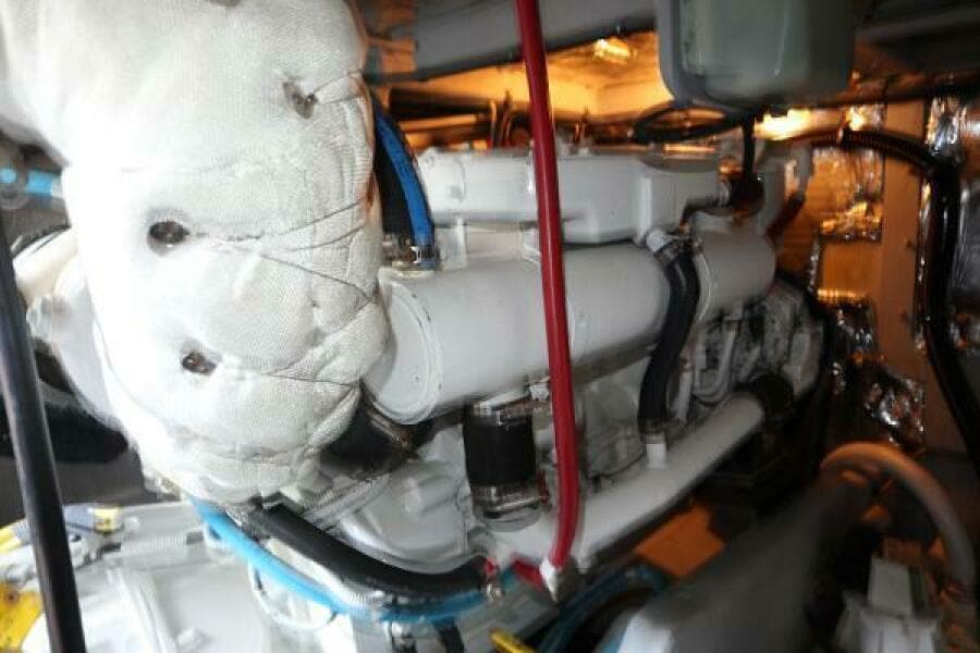 43 Meridian Sedan 411 - 