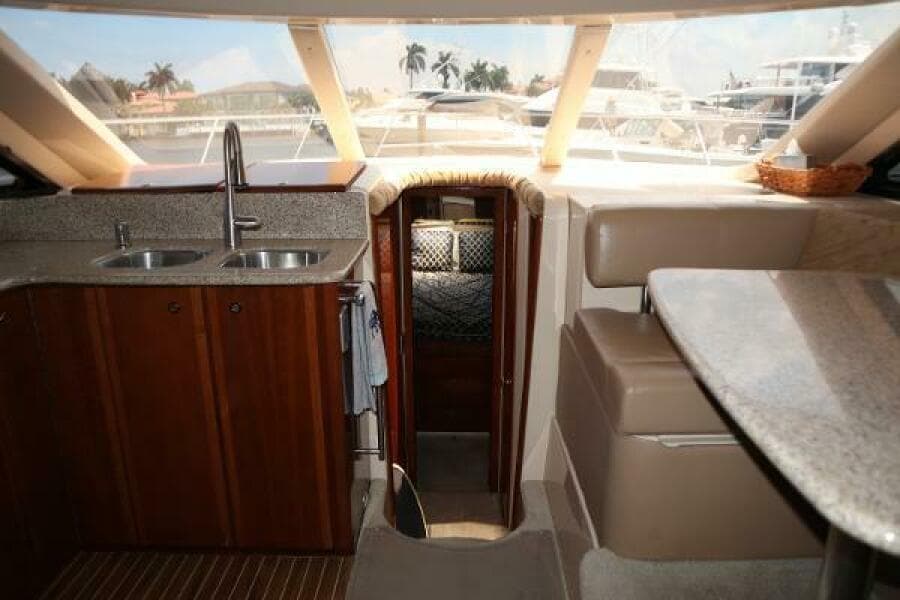 43 Meridian Sedan 411 - 