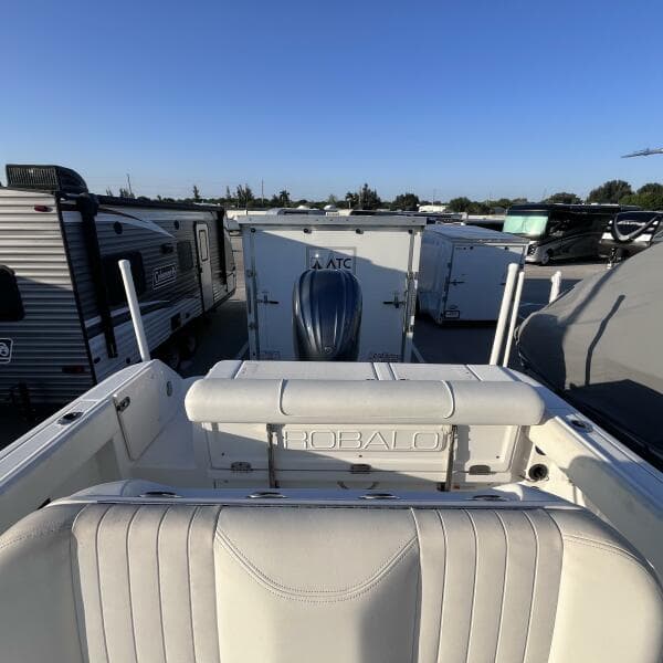 2013 Robalo R240 Center Console