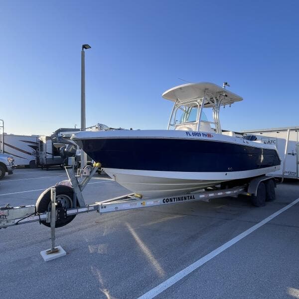 2013 Robalo R240 Center Console
