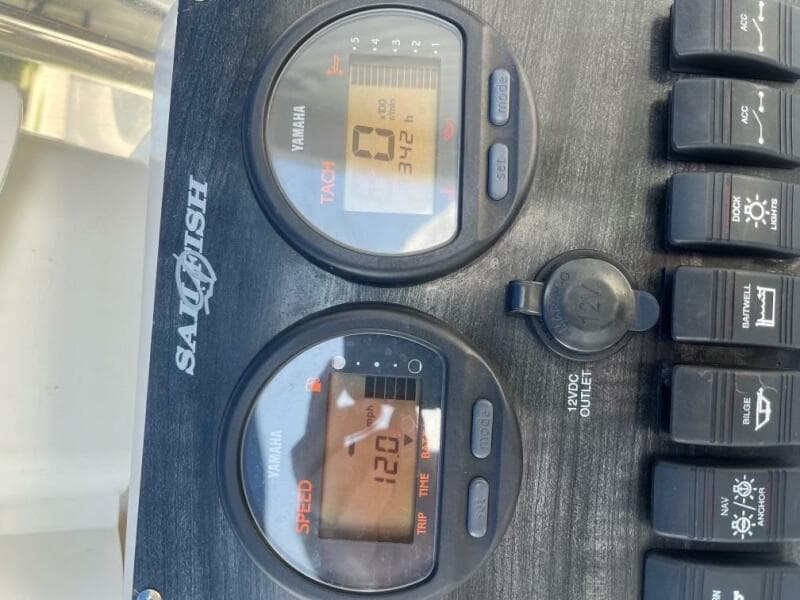 2009 Sailfish 1900 BB Bay Boat