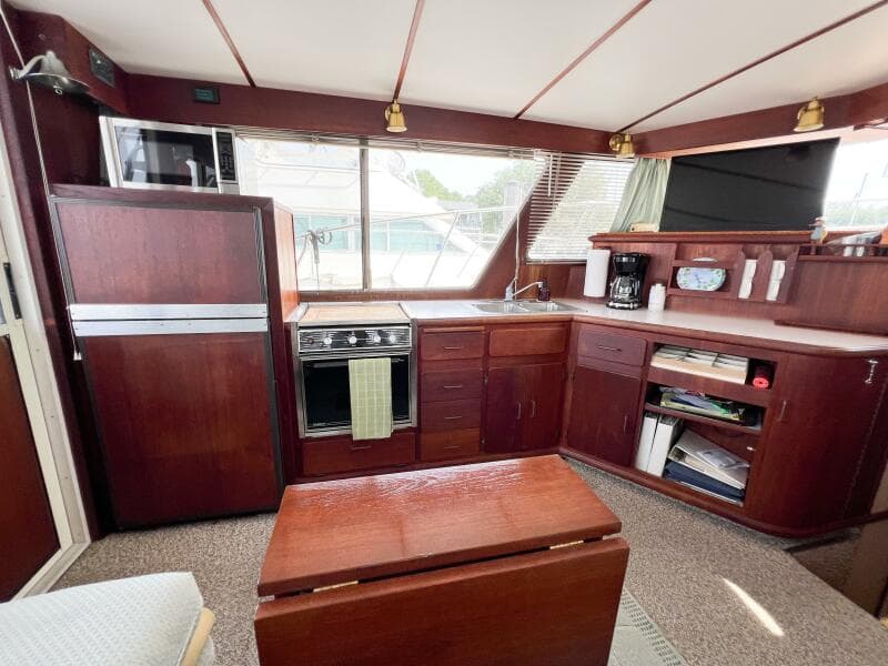 1987 Tollycraft 34 Sedan Sport