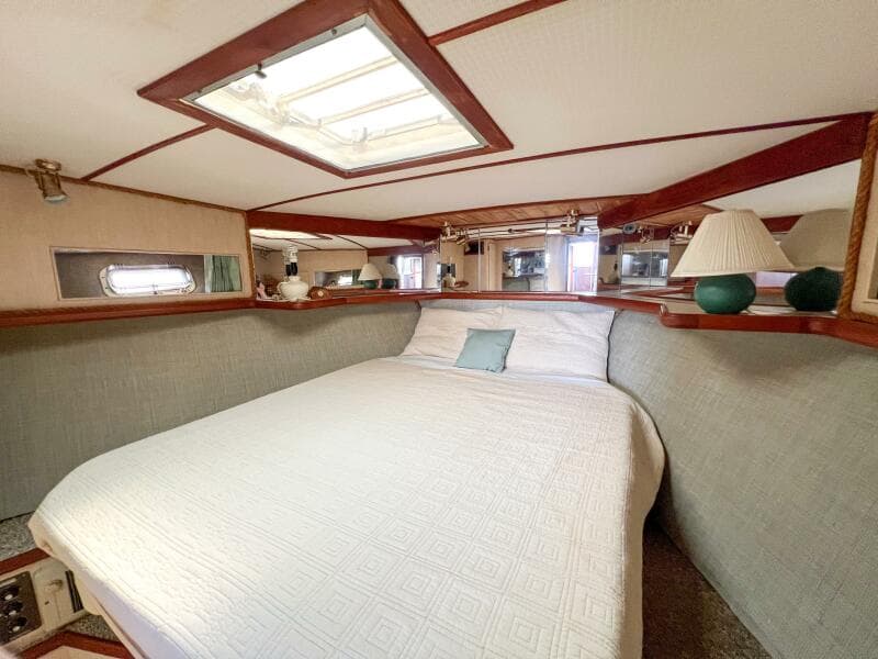 1987 Tollycraft 34 Sedan Sport