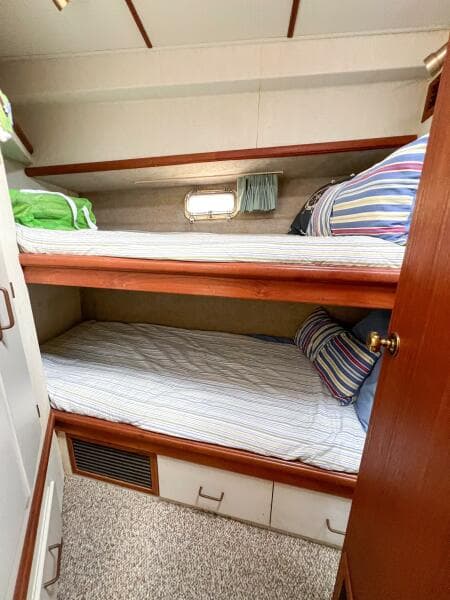 1987 Tollycraft 34 Sedan Sport