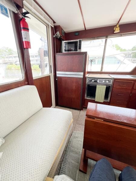 1987 Tollycraft 34 Sedan Sport