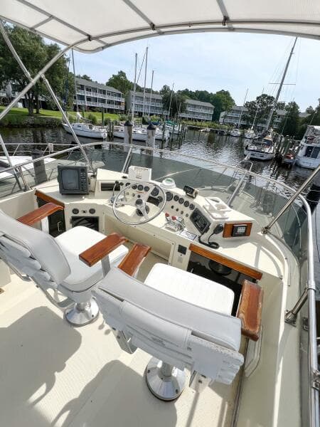 1987 Tollycraft 34 Sedan Sport