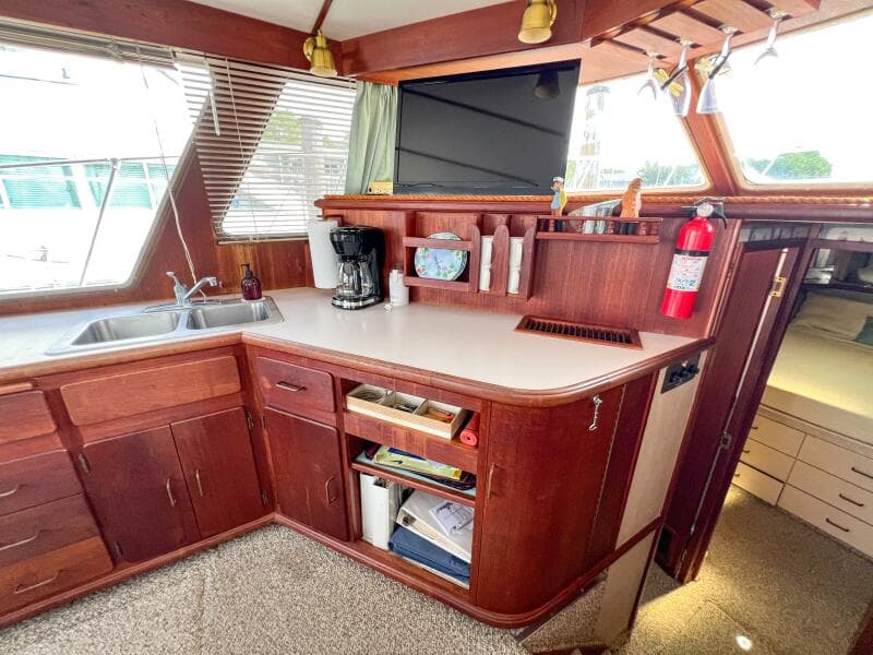1987 Tollycraft 34 Sedan Sport