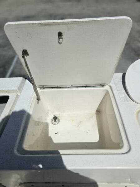 1995 Pursuit 2600 CC