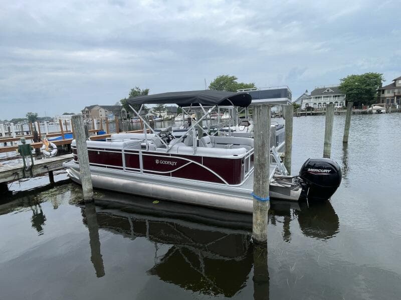 2024 Godfrey Sweetwater 2286 Split Bench