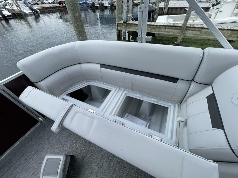 2024 Godfrey Sweetwater 2286 Split Bench