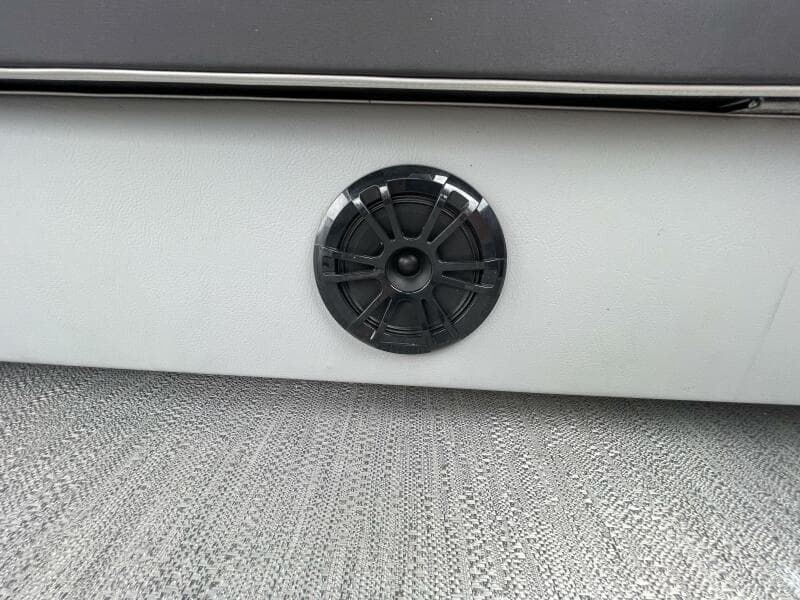 2024 Godfrey Sweetwater 2286 Split Bench