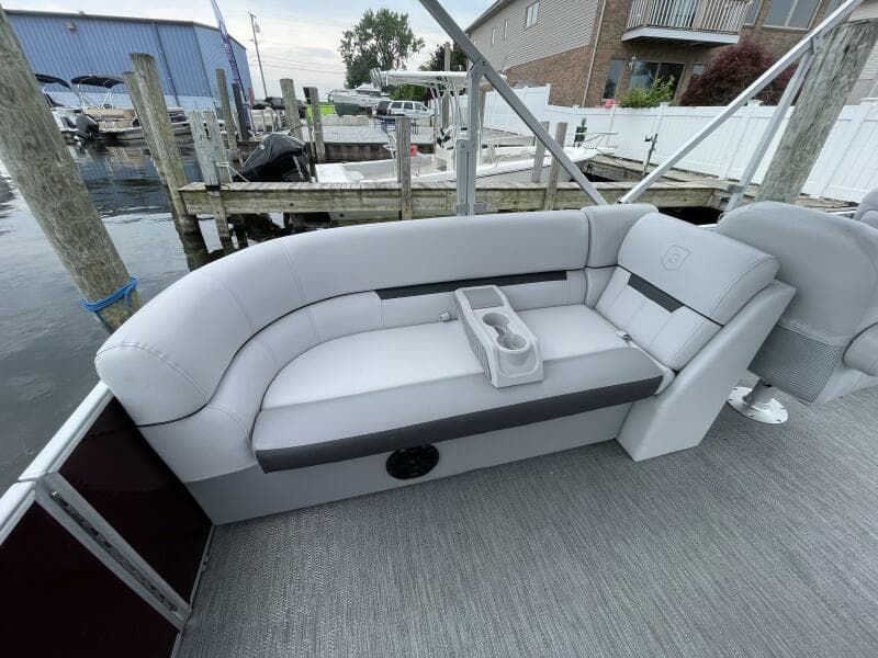 2024 Godfrey Sweetwater 2286 Split Bench