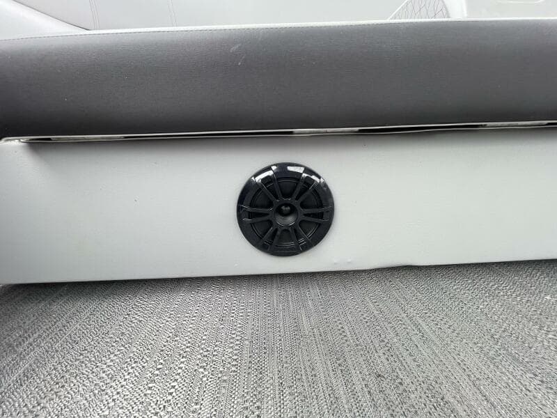 2024 Godfrey Sweetwater 2286 Split Bench