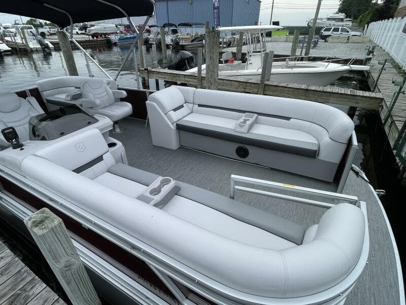 2024 Godfrey Sweetwater 2286 Split Bench