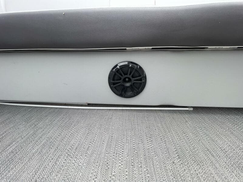 2024 Godfrey Sweetwater 2286 Split Bench