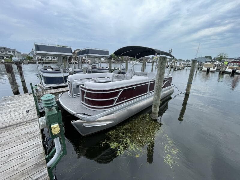 2024 Godfrey Sweetwater 2286 Split Bench