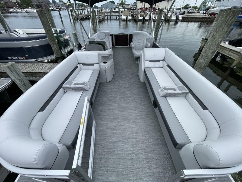 2024 Godfrey Sweetwater 2286 Split Bench