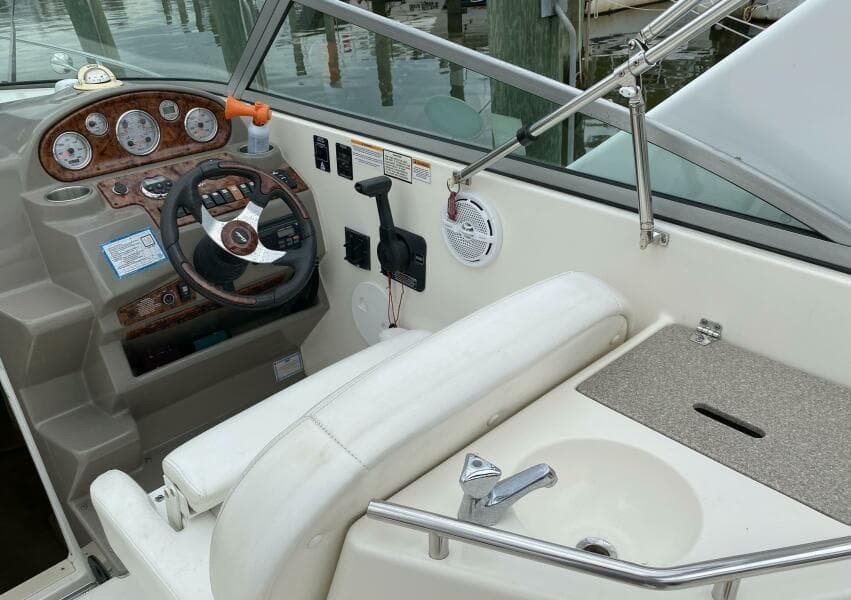 2006 Rinker 270 Fiesta Vee