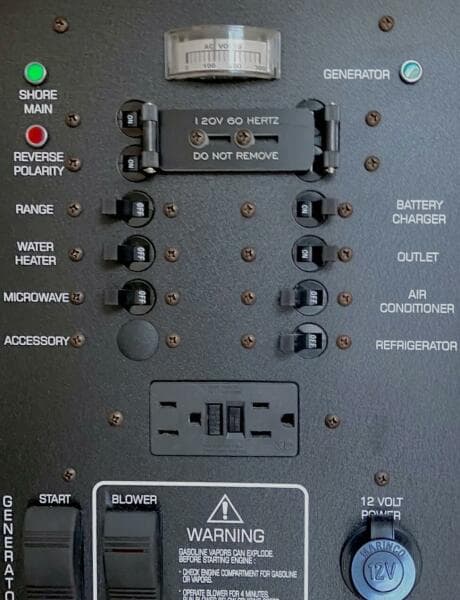 2006 Rinker 270 Fiesta Vee