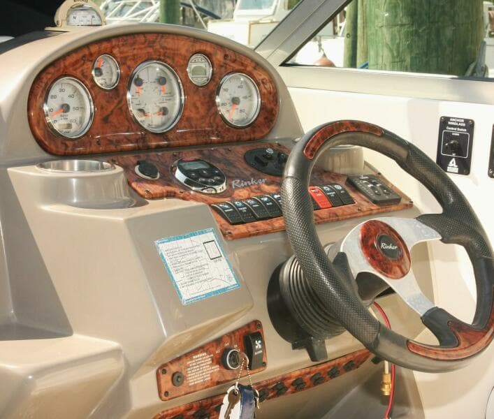 2006 Rinker 270 Fiesta Vee