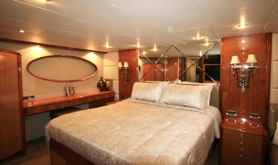 2007 Lazzara 74 Motor Yacht Kathleen