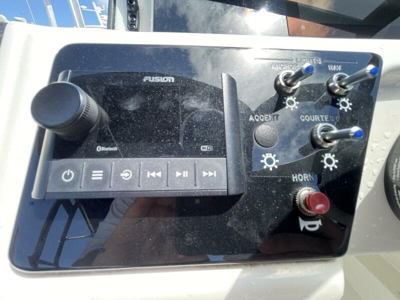 2023 Sea Ray SPX 230 Outboard