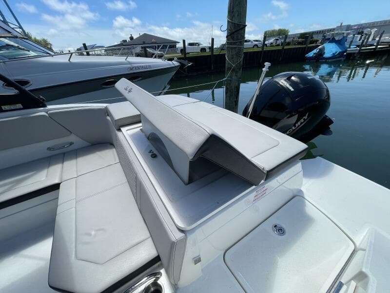 2023 Sea Ray SPX 230 Outboard