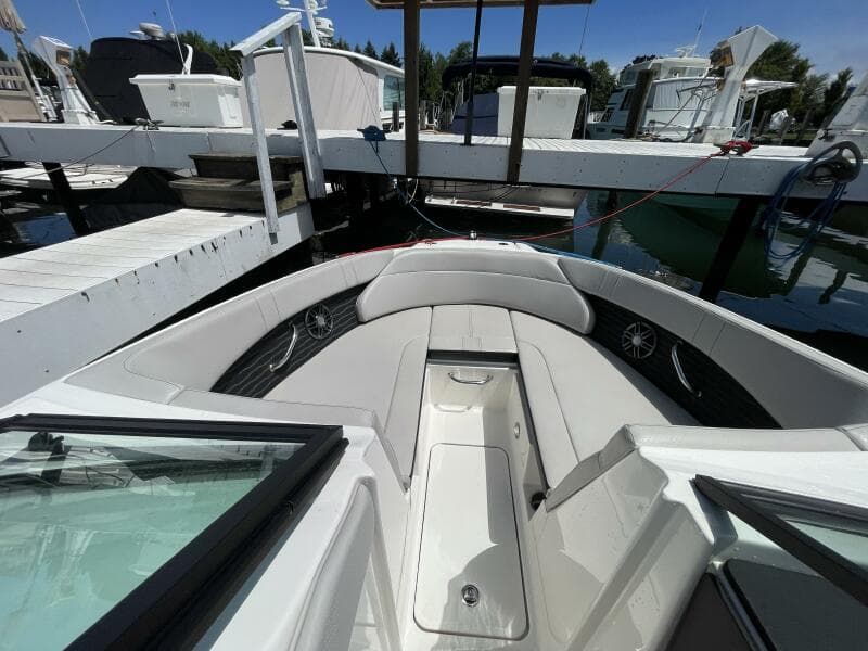 2023 Sea Ray SPX 230 Outboard