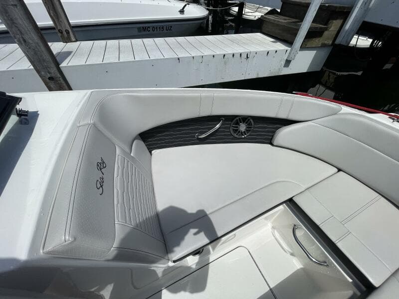 2023 Sea Ray SPX 230 Outboard