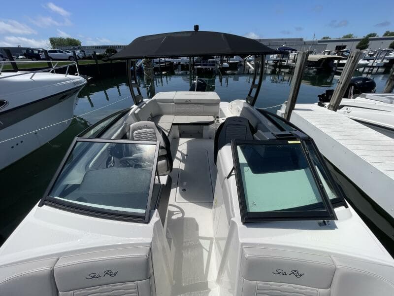2023 Sea Ray SPX 230 Outboard