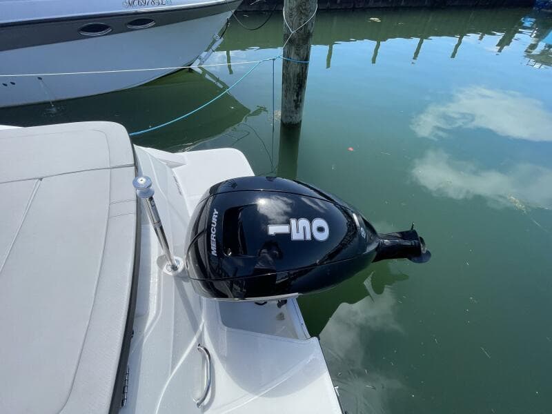 2023 Sea Ray SPX 230 Outboard