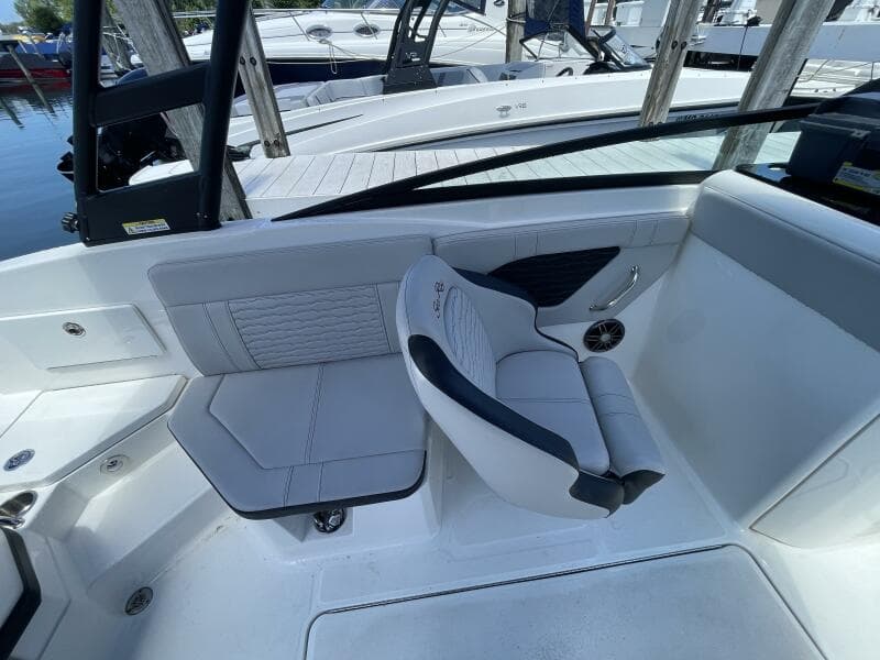 2023 Sea Ray SPX 230 Outboard