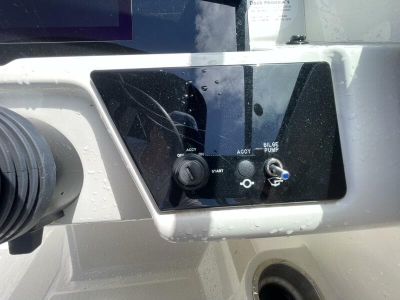 2023 Sea Ray SPX 230 Outboard