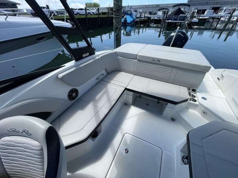 2023 Sea Ray SPX 230 Outboard