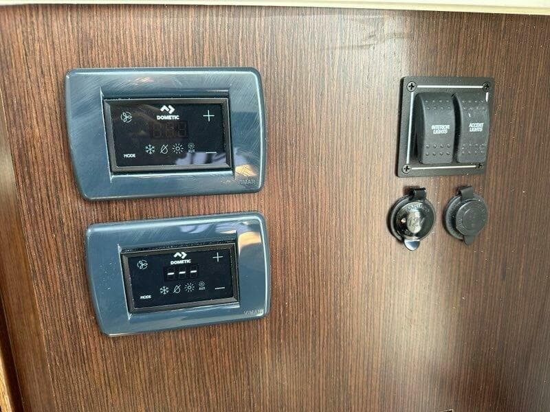 2021 Pursuit 428 Sport